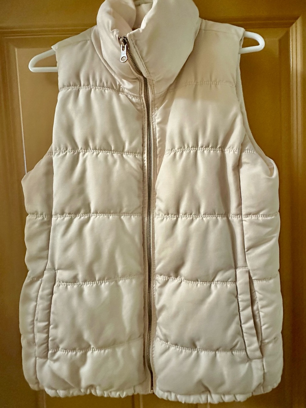 Old Navy White Quilted Puffer Vest - Sleeveless Zip Front